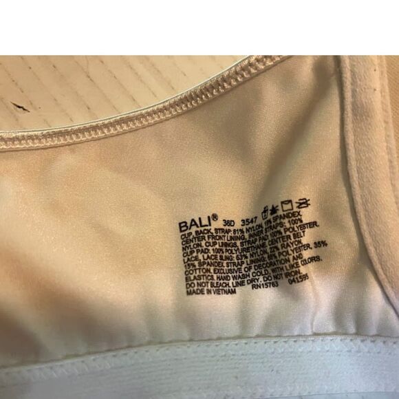 Bali Full Coverage Lightly Padded  Underwire Lace Trim on Front & Sides Bra 38D - Picture 4 of 6